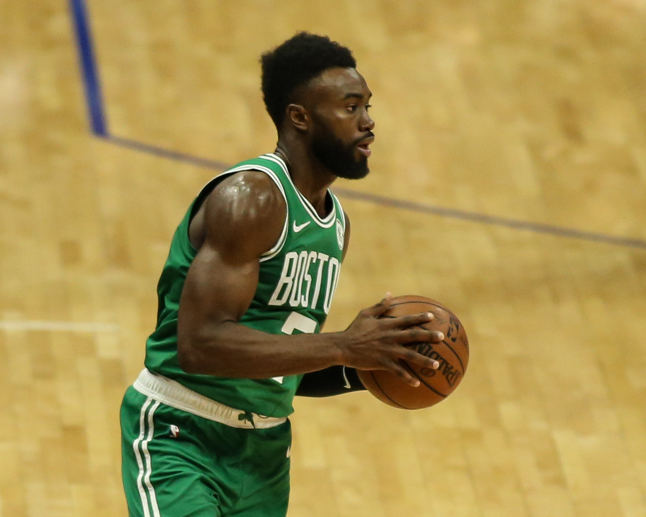 低位触球与 低位触球与